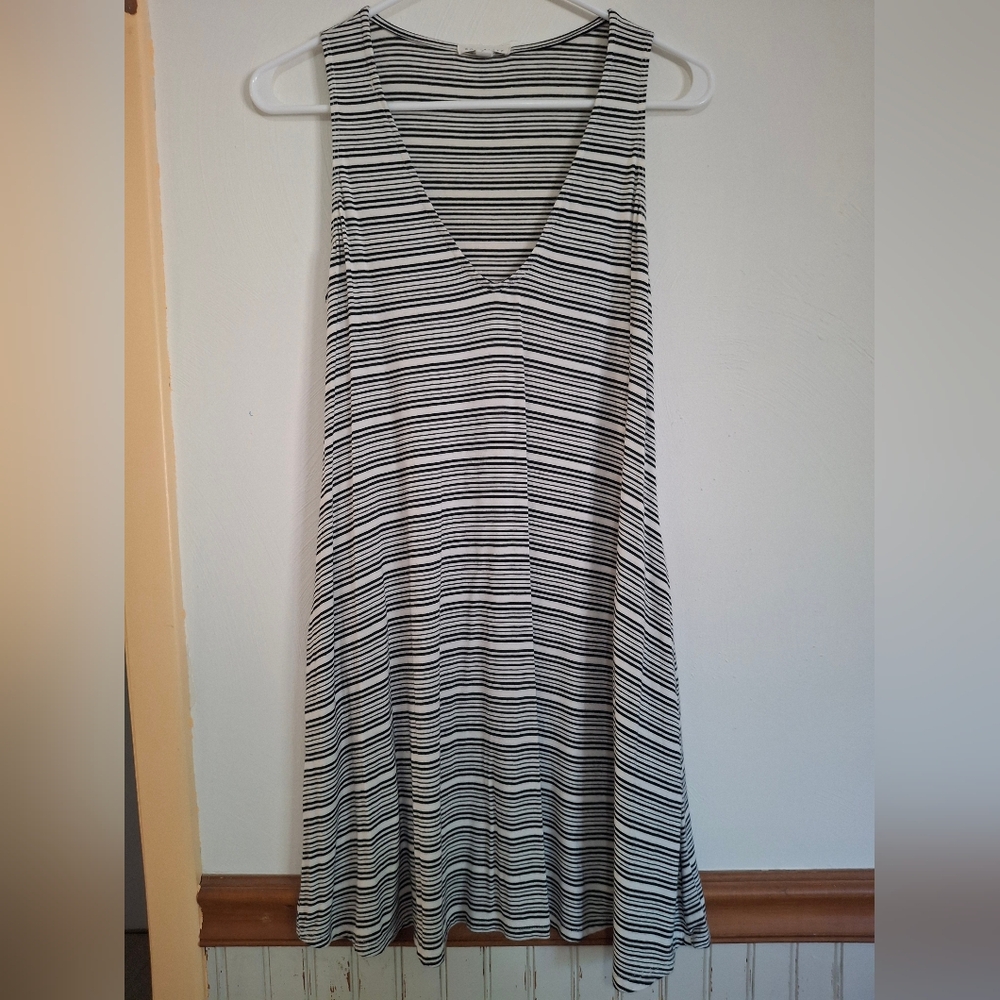 NWOT Socialite Striped Black and White Sleeveless Dress